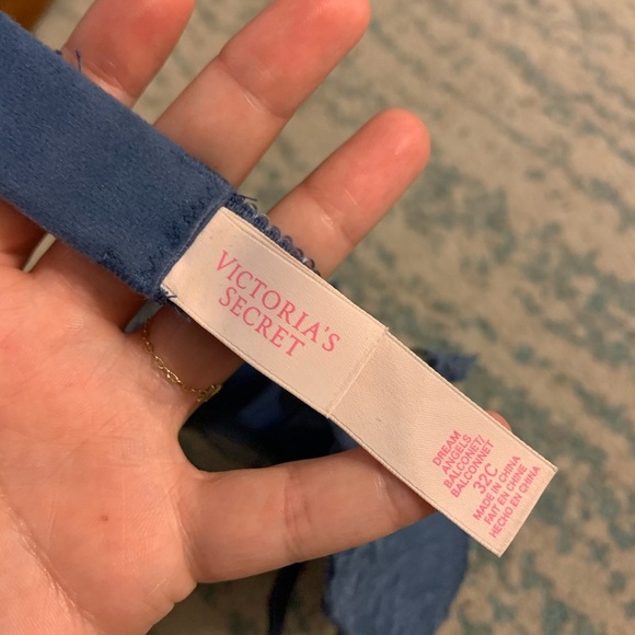 Victoria’s Secret Balconet Bra - Picture 4 of 5